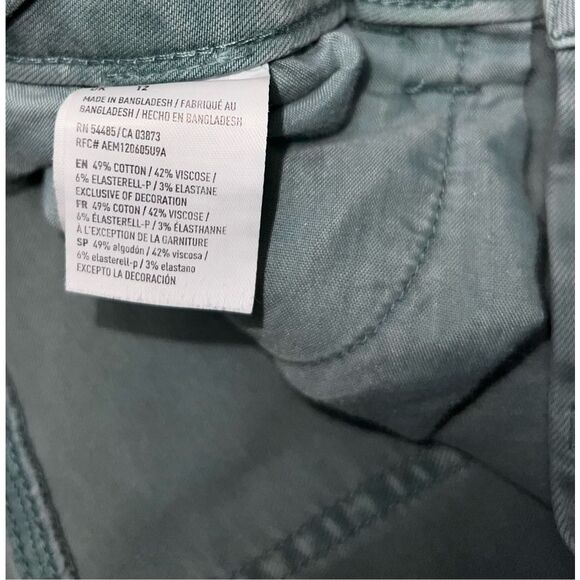 American Eagle MIDI Stretch Green Twill Shorts Size 12 - Picture 4 of 6